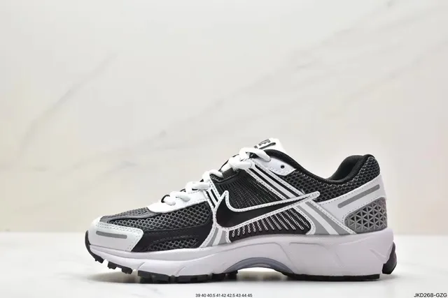 Nike Noir Gris Maille supérieure Superposition de cage synthétique Chaussures de course 7