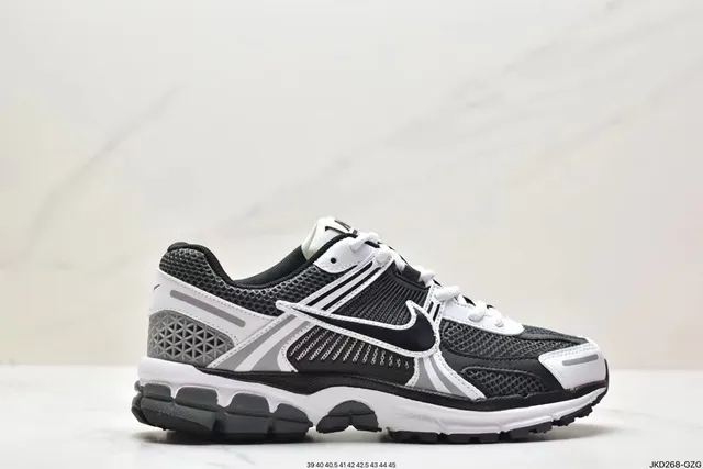 Nike Noir Gris Maille supérieure Superposition de cage synthétique Chaussures de course 9