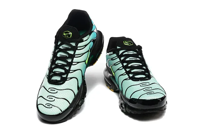 Nike Black Pink Layered Mesh And Synthetic Upper Flame-Inspired Gradient Overlays Lifestyle Sneakers 6