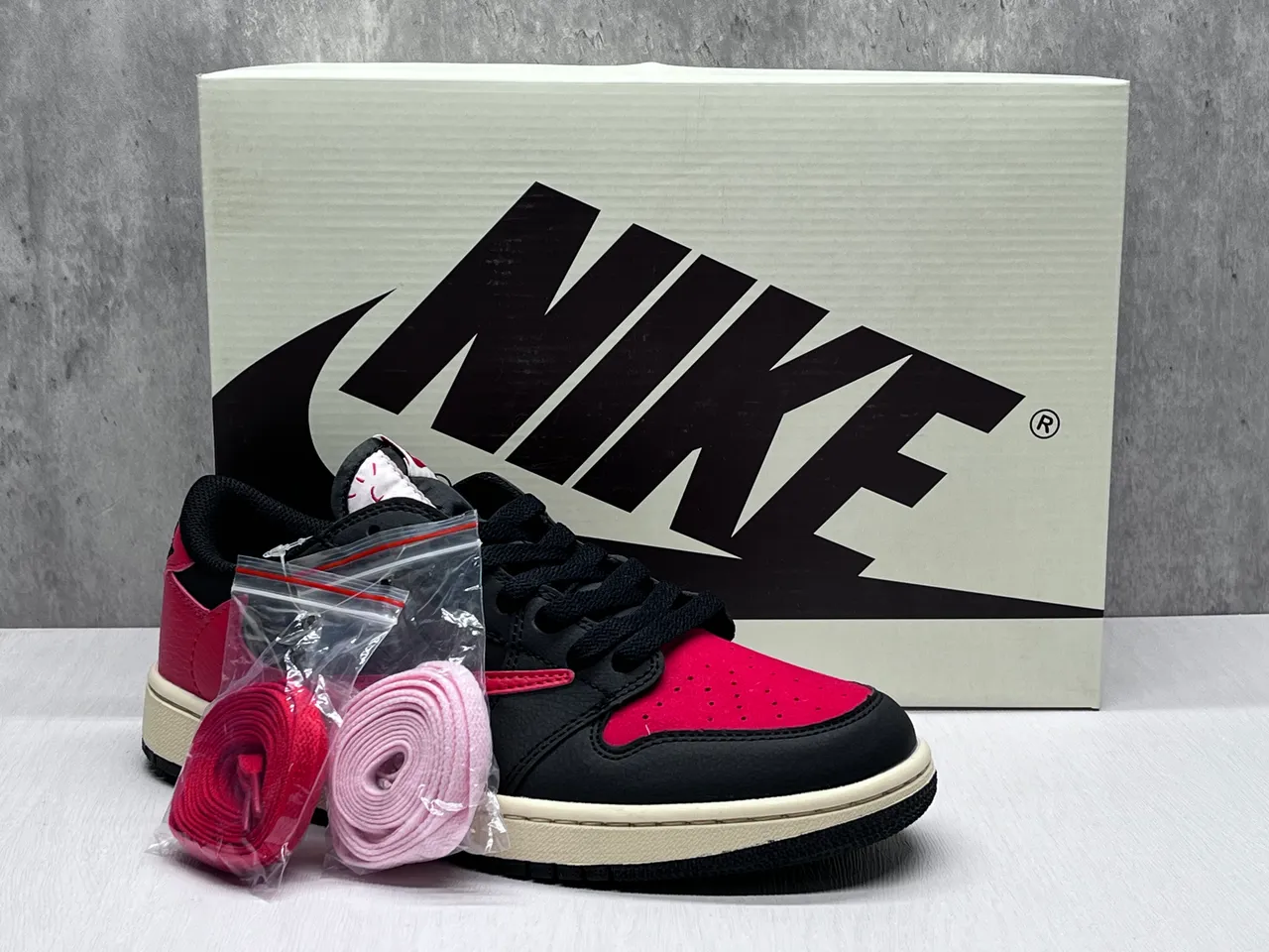 Nike Black Red Low-Top Leather And Synthetic Upper Lifestyle Sneakers 7