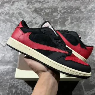 Nike Black Red Low-Top Leather-Suede Panelled Lifestyle Sneakers