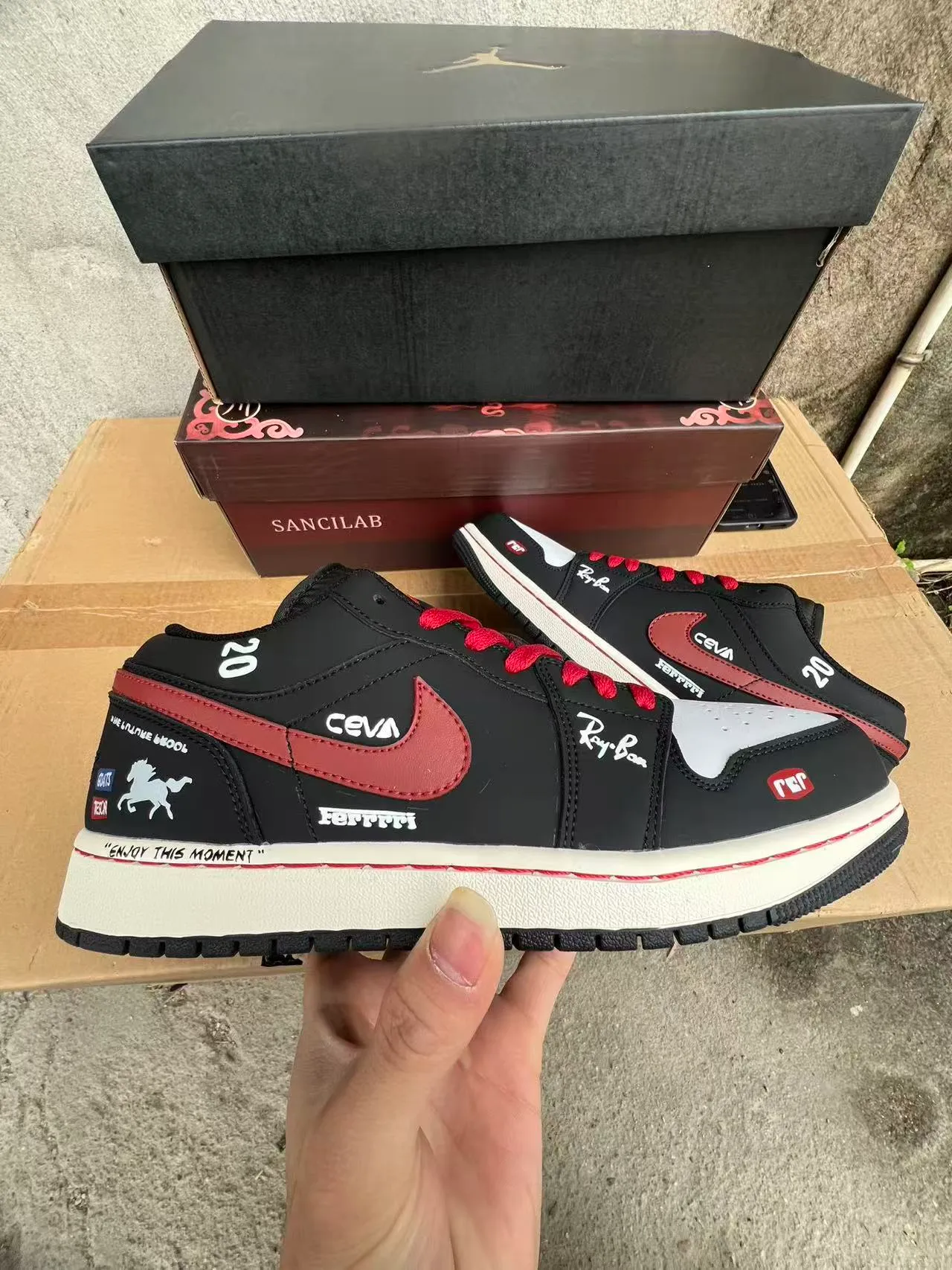 Nike Black Red Low-Top Padded Collar Lifestyle Sneakers 7