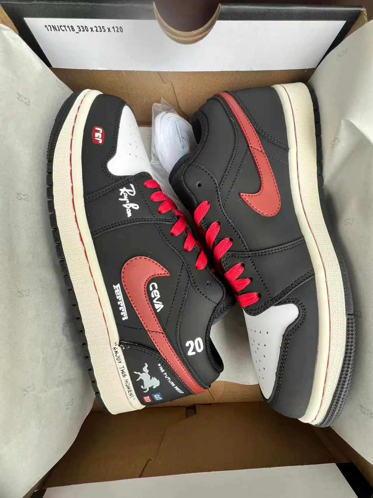 Nike Black Red Low-Top Padded Collar Lifestyle Sneakers 9