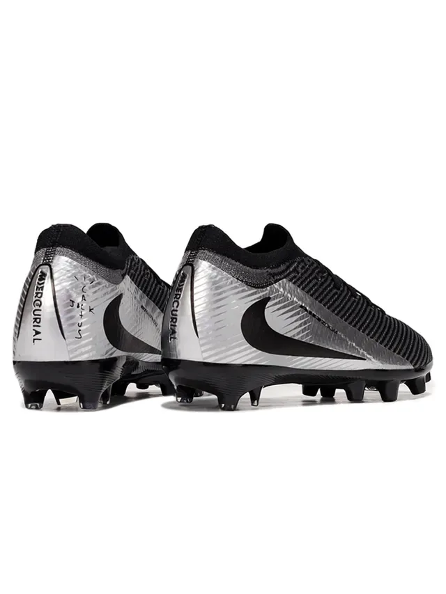 Nike Chuteiras de futebol preto e prata com upper em knit e painel metálico para terreno firme 4