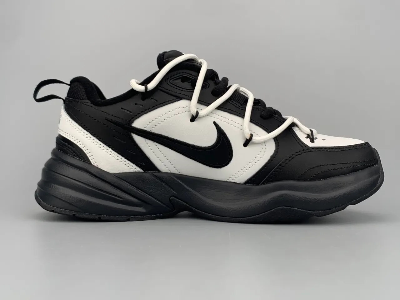 Nike Tênis Lifestyle Preto Branco Camada Sintético E Couro Superior Esculpido Chunky Solado Médio 10