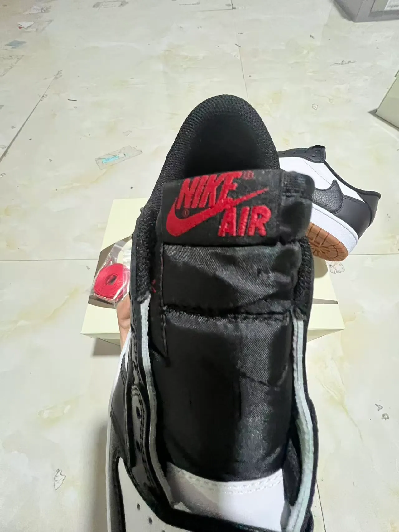 Nike Black White Low-Top Leather-Panelled Lifestyle Sneakers 4
