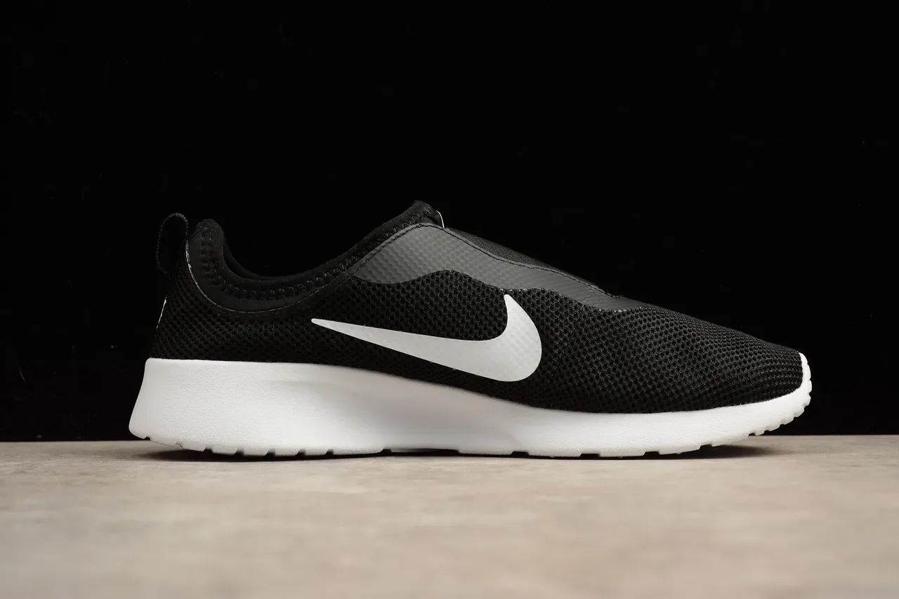 Nike Black White Slip-On Mesh Upper Lifestyle Sneakers 5
