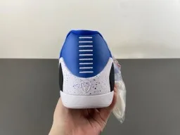 Nike Tênis de Basquete Azul e Preto Low-Top com Upper de Malha Perfurada 4