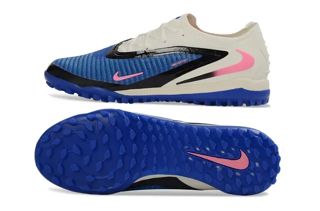 نيكي أحذية كرة قدم مع upper من knit أزرق ووردي و sole turf 14