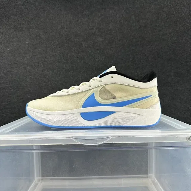 Nike Cosmic Unity Beige Blue Low-Top Textile-Mesh Upper Sneakers 2