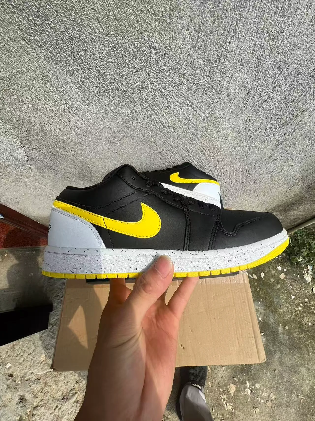 Nike Dunk Low Black Yellow White Speckled Lifestyle Sneakers 7