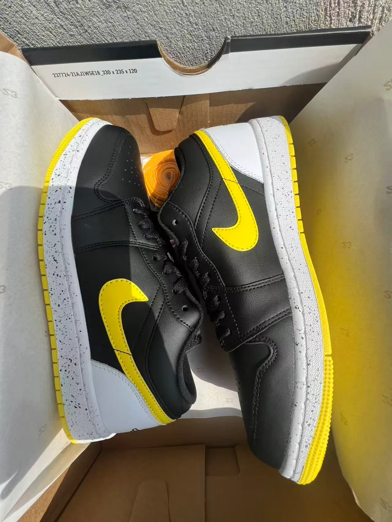 Nike Dunk Low Black Yellow White Speckled Lifestyle Sneakers 9