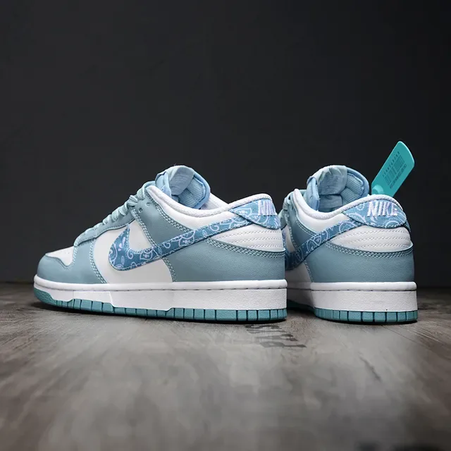 Nike Dunk Low Bleu Blanc Bandana Floral Lifestyle Sneakers 4