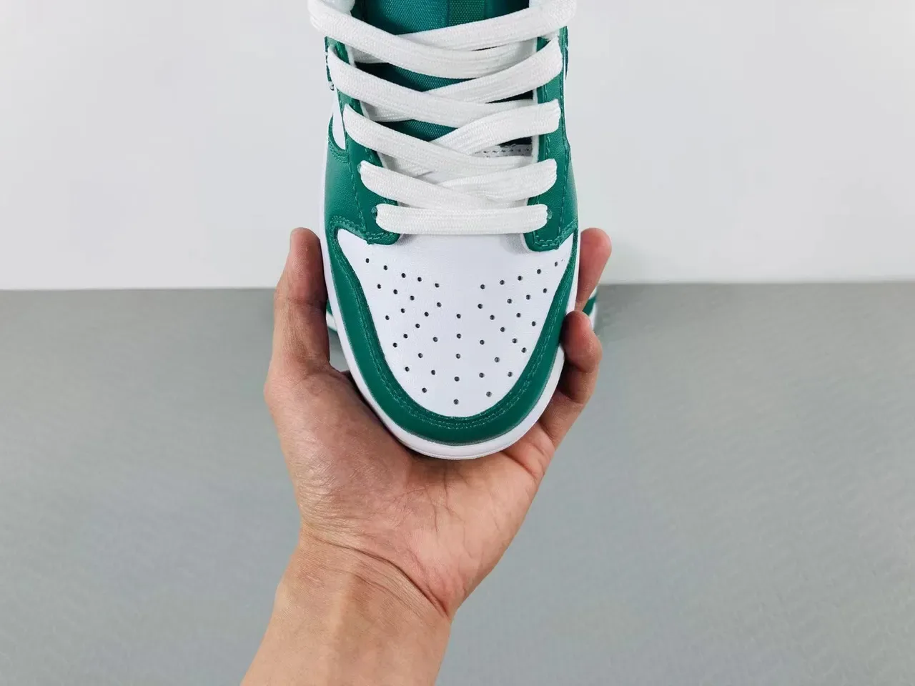Nike Dunk Low Green and White Bandana Print Lifestyle Sneakers 13