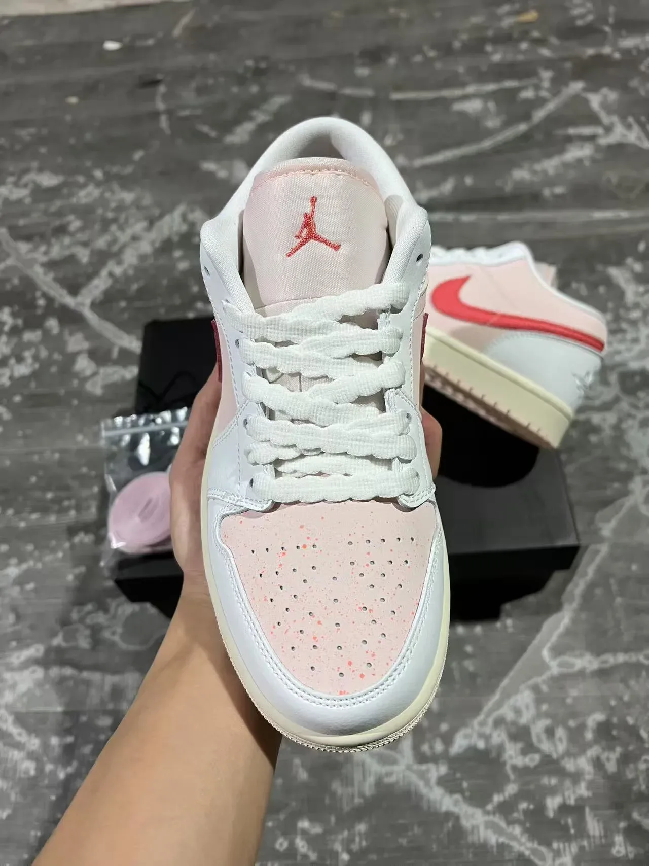 Nike Dunk Low Pale Pink et Red Chaussures Lifestyle 3