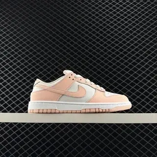 Nike Dunk Low हल्का गुलाबी और सफेद लाइफस्टाइल स्नीकरज़