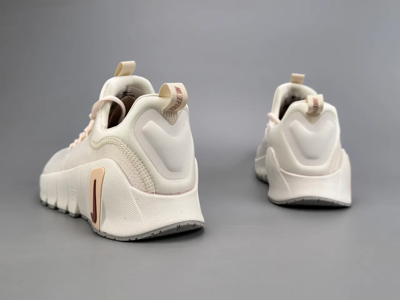 Nike Free RN Beige Brown Knit Upper Segmented Flex Groove Sole Lifestyle Sneakers 6