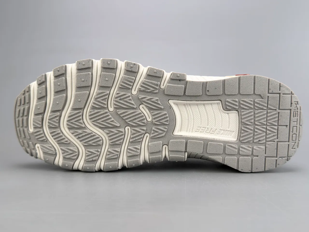 Nike Free RN Beige Brown Knit Upper Segmented Flex Groove Sole Lifestyle Sneakers 8