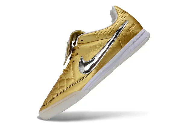Nike Chaussures de soccer indoor en cuir doré argenté métallique avec orteil matelassé 3