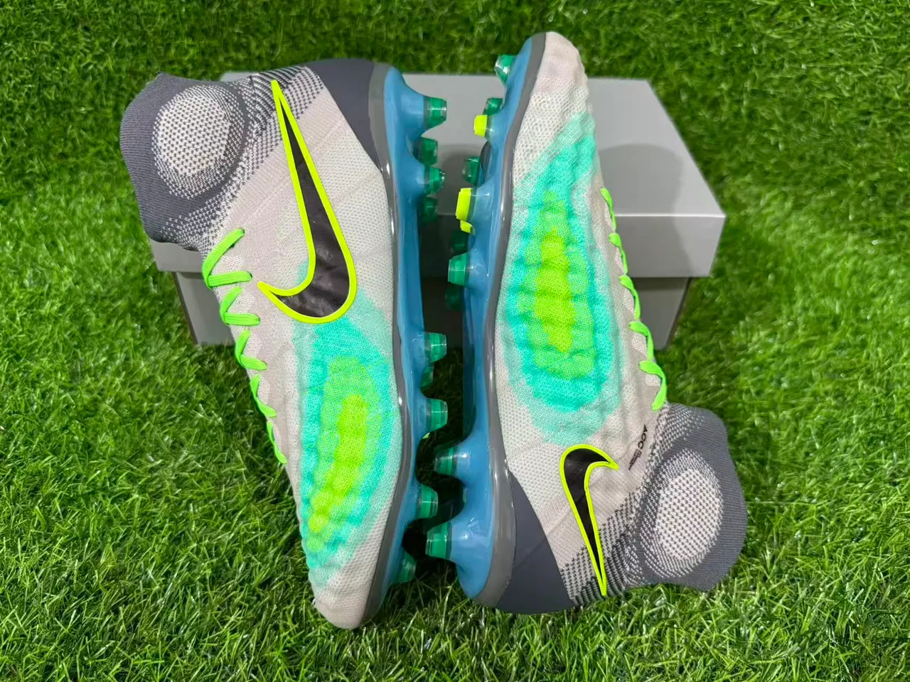 Nike Gray Green High-Cut Knit Sock Collar Asymmetrical Lacing Firm-Ground Soccer Shoes 3