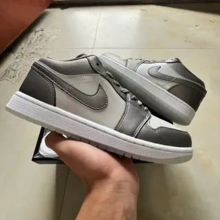 Nike Gray White Low-Top Two-Tone Leather Lifestyle Sneakers