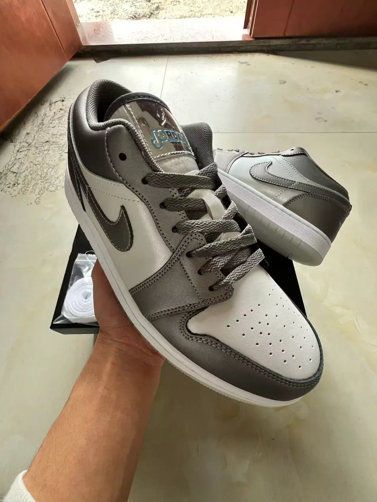 Nike Gray White Low-Top Two-Tone Leather Lifestyle Sneakers 2