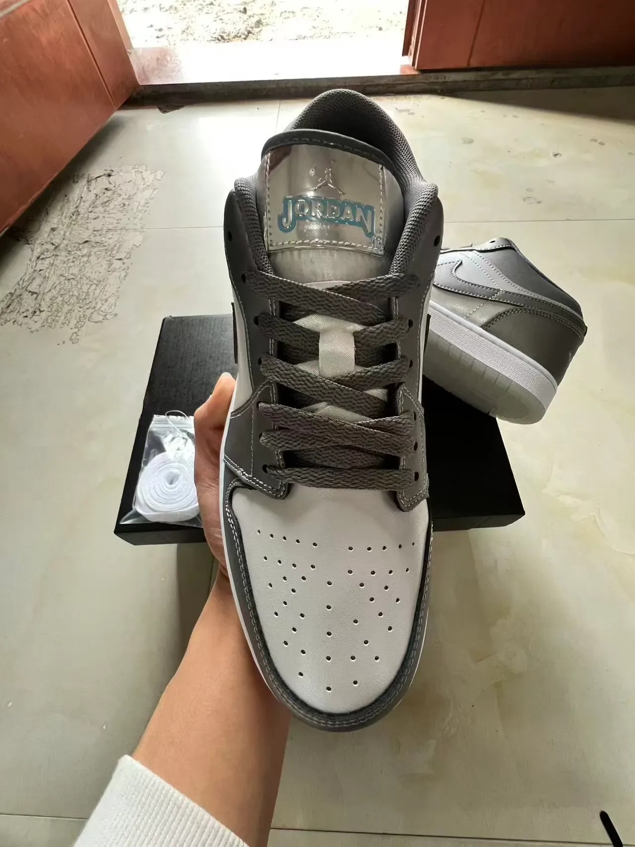 Nike Gray White Low-Top Two-Tone Leather Lifestyle Sneakers 3