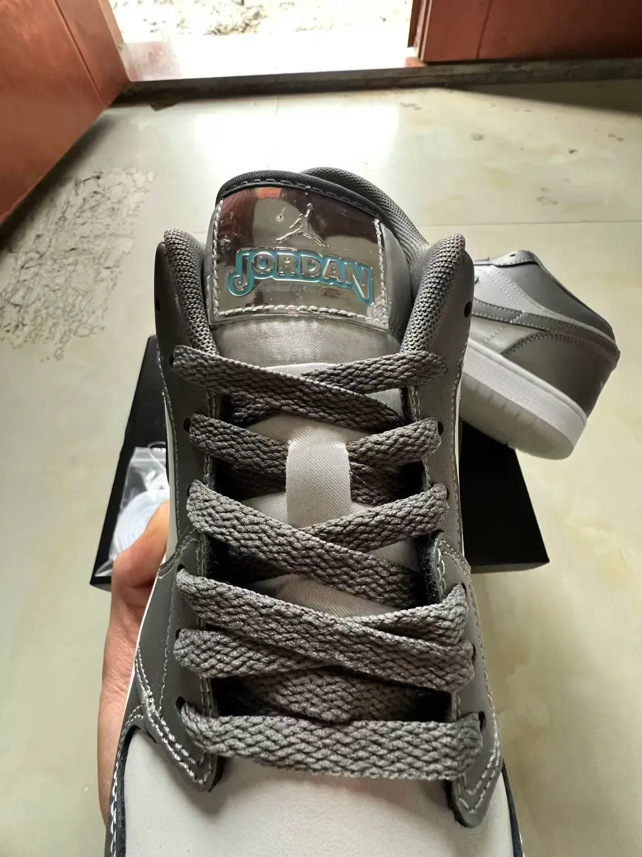 Nike Gray White Low-Top Two-Tone Leather Lifestyle Sneakers 4