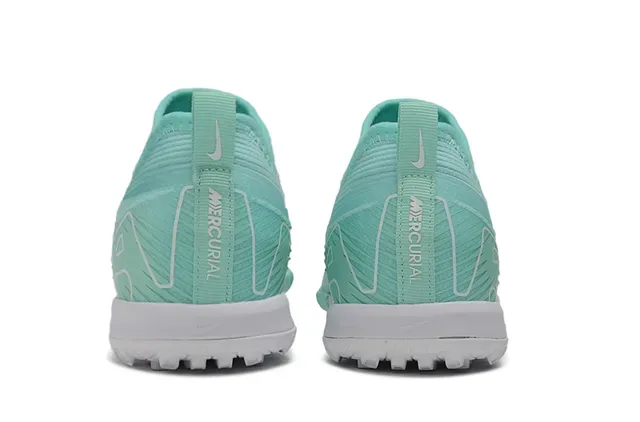 Nike Chaussures de football indoor low-cut avec upper en maille vert et blanc 4