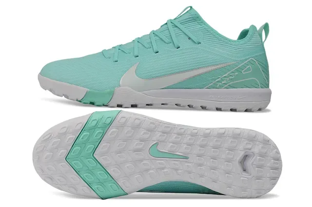 Nike Chaussures de football indoor low-cut avec upper en maille vert et blanc 5