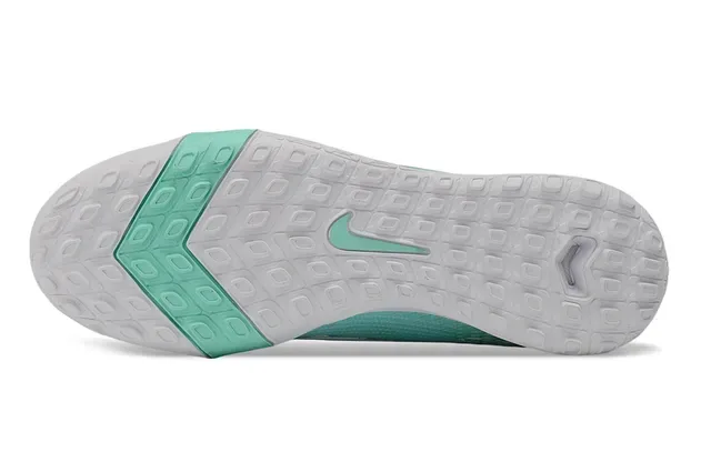 Nike Chaussures de football indoor low-cut avec upper en maille vert et blanc 6