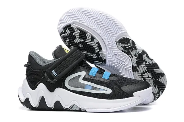 Nike Kids Navy and Light Blue Laceless Basketball Shoes 7