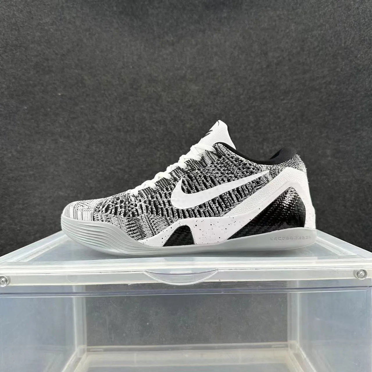 Nike Kobe Tênis de Basquete com Upper em Malha Monocromático Salpicado 2