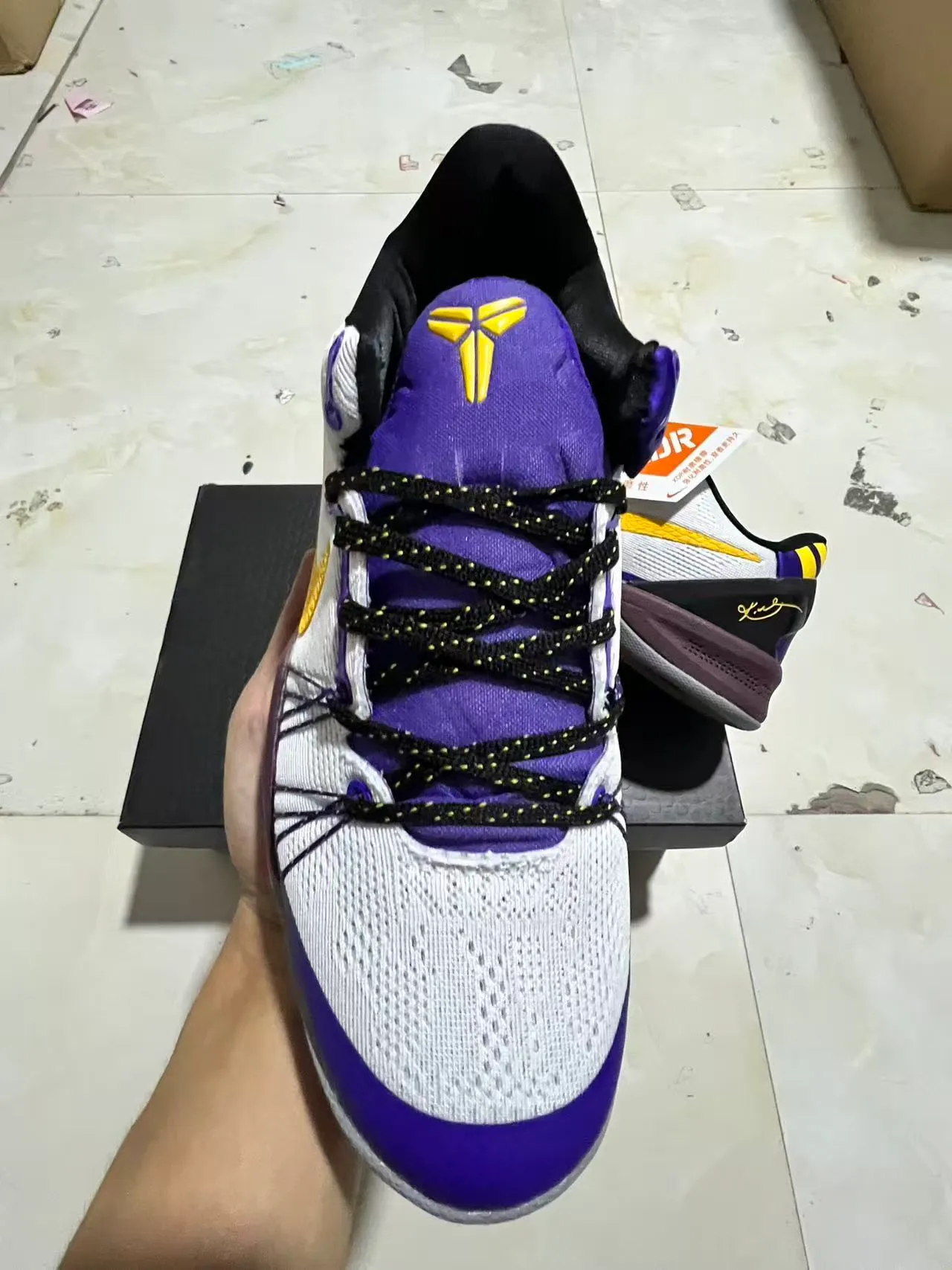 Nike Kobe White Purple Low-Top Silhouette Knit Mesh Upper Basketball Shoes 3