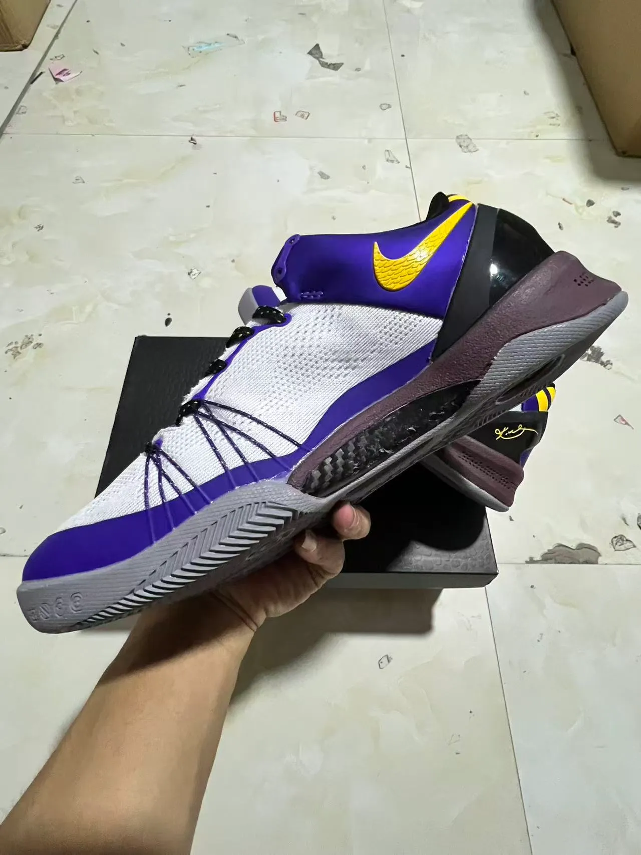 Nike Kobe White Purple Low-Top Silhouette Knit Mesh Upper Basketball Shoes 5