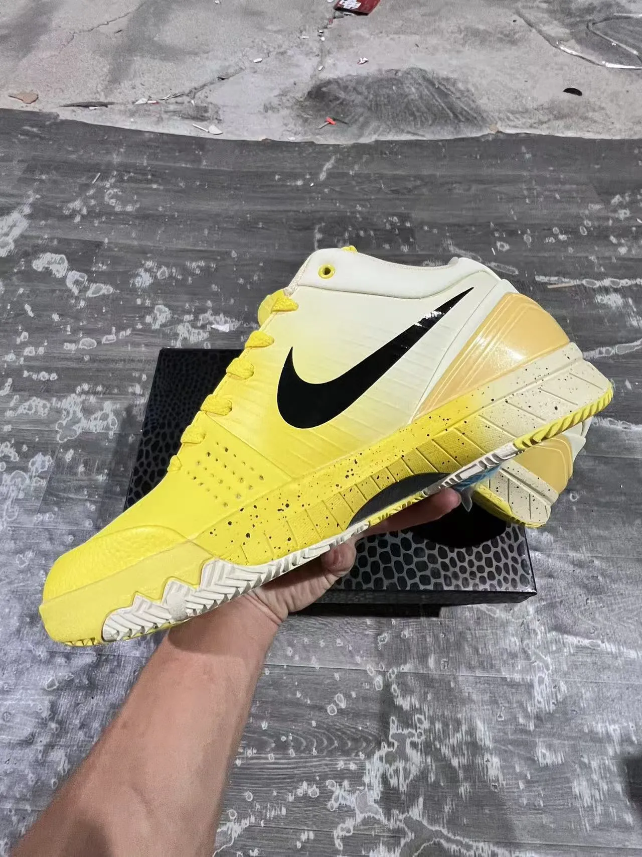 Nike Kobe Yellow Beige High-Top Gradient Basketball Shoes 5