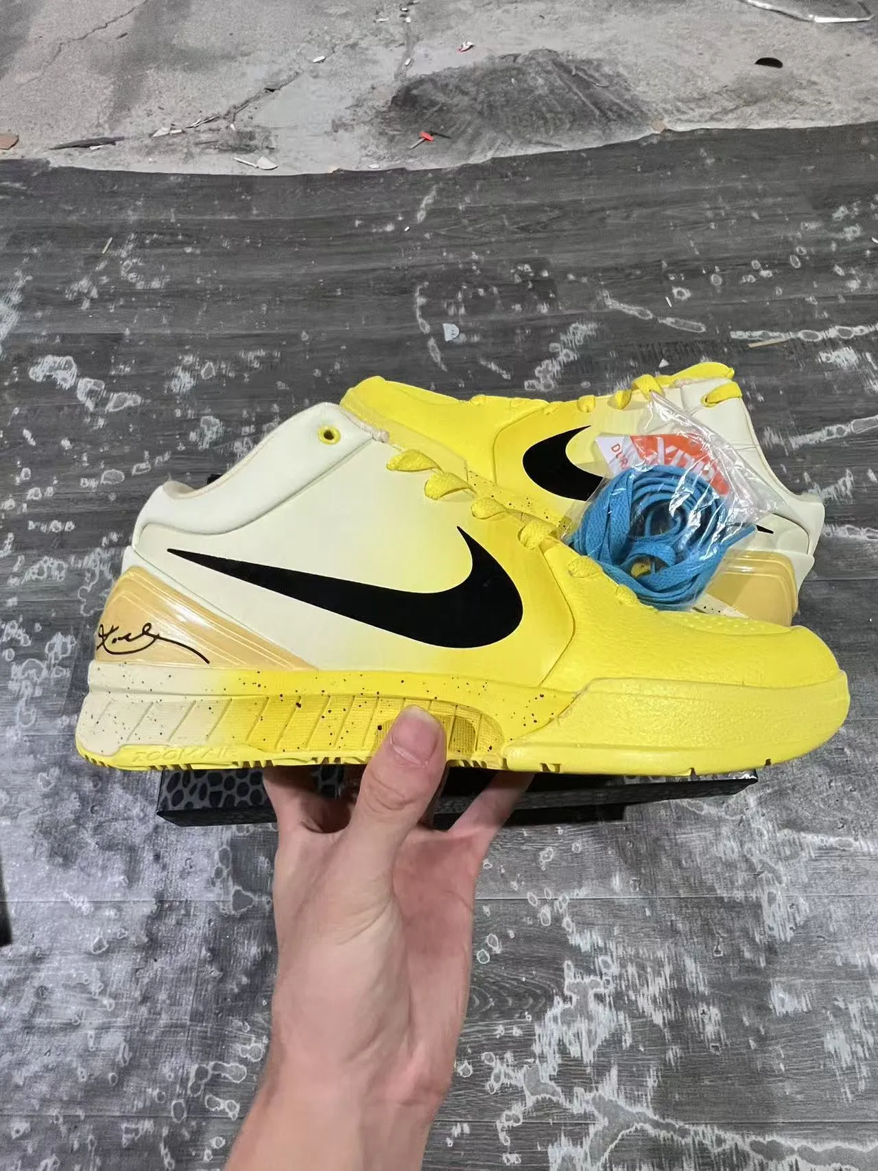 Nike Kobe Yellow Beige High-Top Gradient Basketball Shoes 7