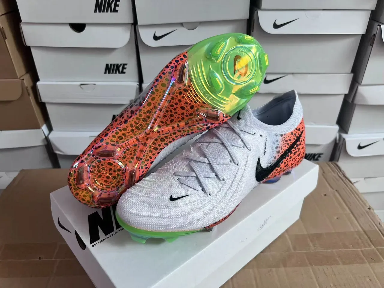 Nike Mercurial Vapor Multicolor Sapatos de futebol de corte baixo com cadarços parte superior texturizada de material sintético para gramado firme 9