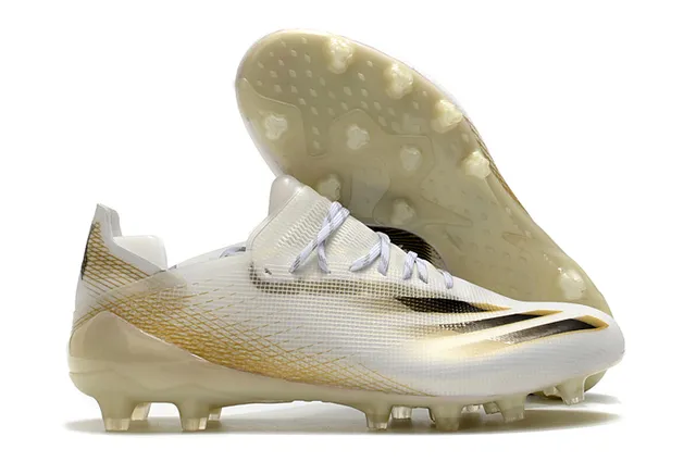 Nike Multicolore Rouge Chaussures de football à coupe basse avec upper synthétique pour terrain ferme 2