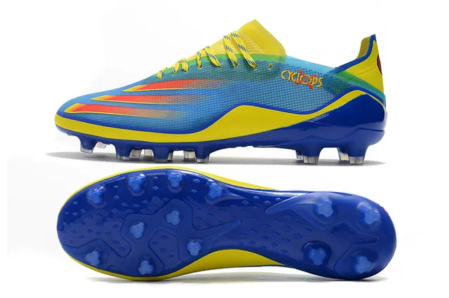 Nike Multicolore Rouge Chaussures de football à coupe basse avec upper synthétique pour terrain ferme 11