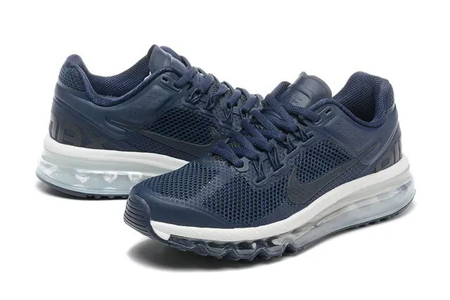 Nike Chaussures de Running Navy White Mesh Upper Full-Length Visible Air Unit 5
