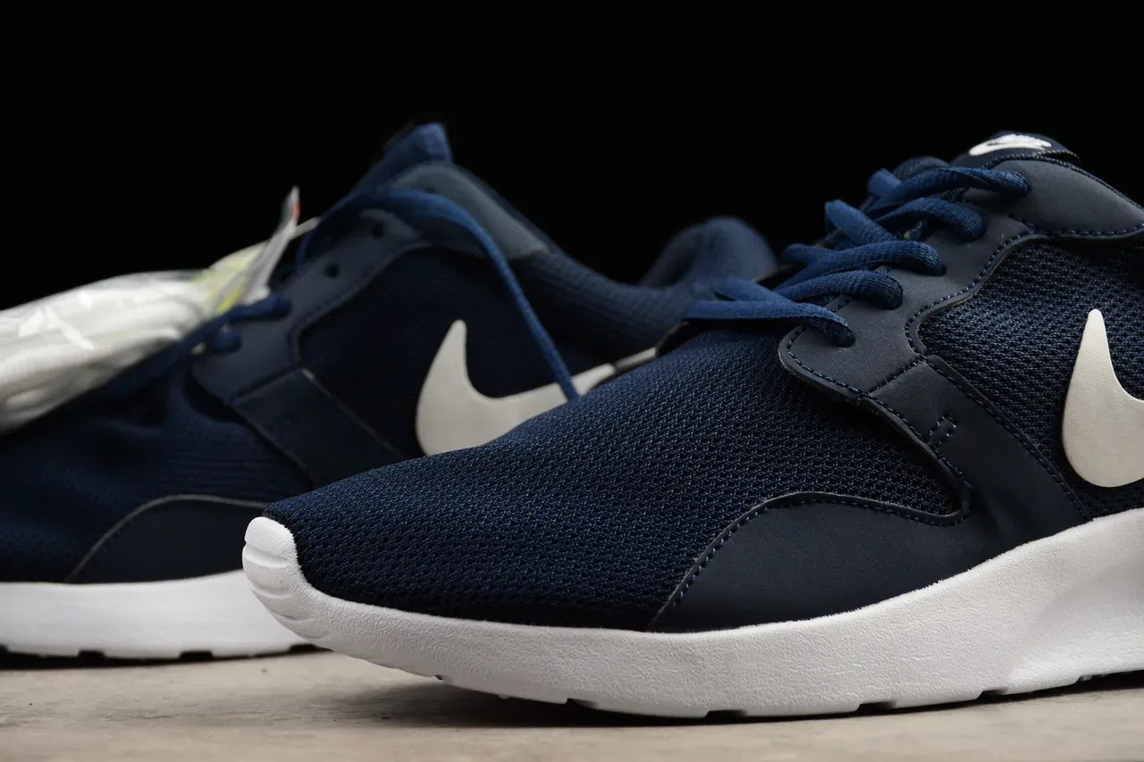 Nike Navy White Mesh Upper Synthetic Overlays Lifestyle Sneakers 3