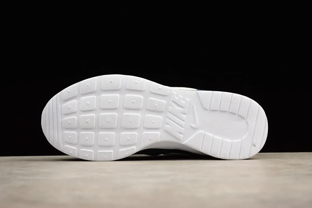 Nike Navy White Mesh Upper Synthetic Overlays Lifestyle Sneakers 6
