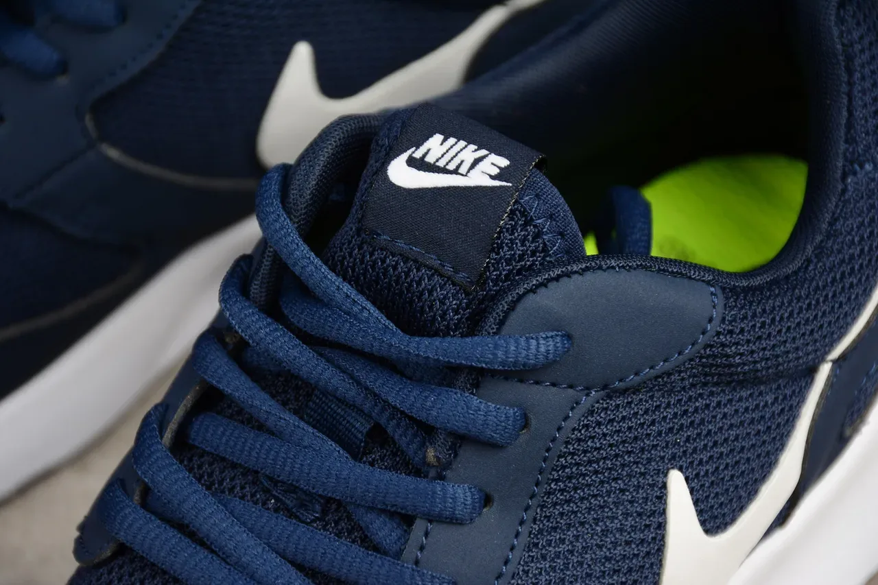 Nike Navy White Mesh Upper Synthetic Overlays Lifestyle Sneakers 17