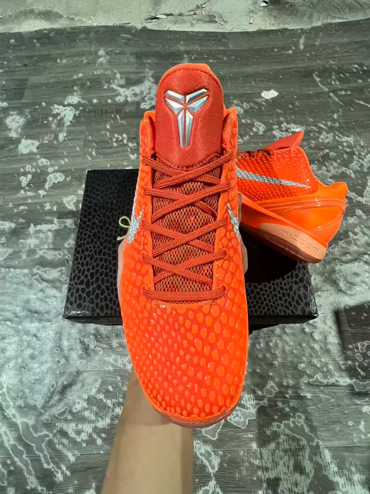Nike Orange Silver Textured Scale-Pattern Upper Integrated Midfoot Strap Basketball Shoes 9