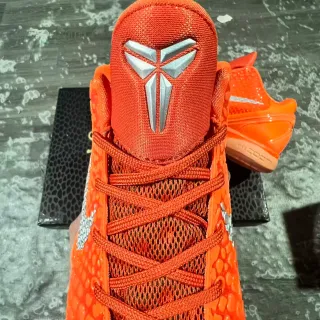 Nike Orange Silver Textured Scale-Pattern Upper Integrated Midfoot Strap Basketball Shoes