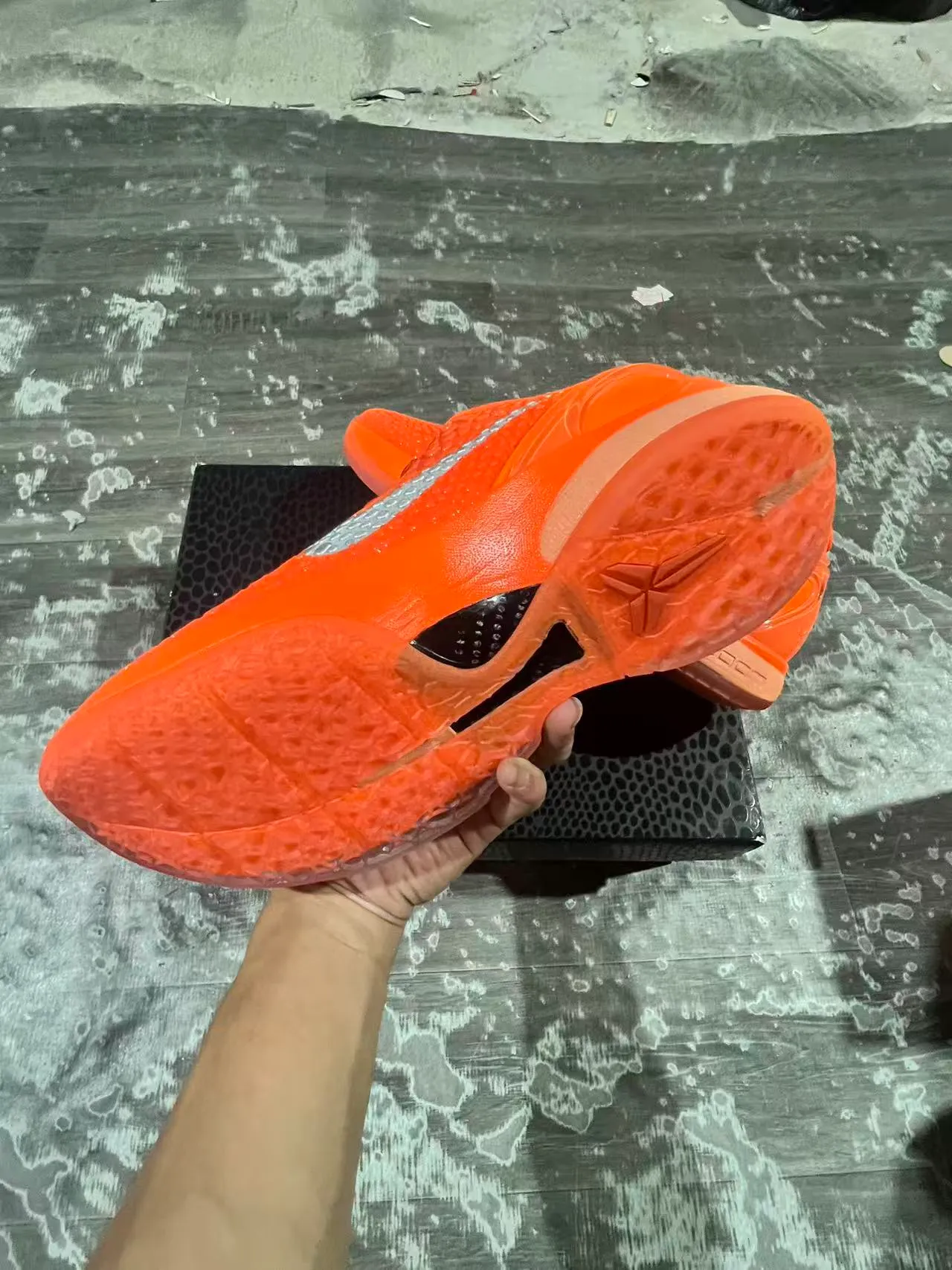 Nike Orange Silver Textured Scale-Pattern Upper Integrated Midfoot Strap Basketball Shoes 2
