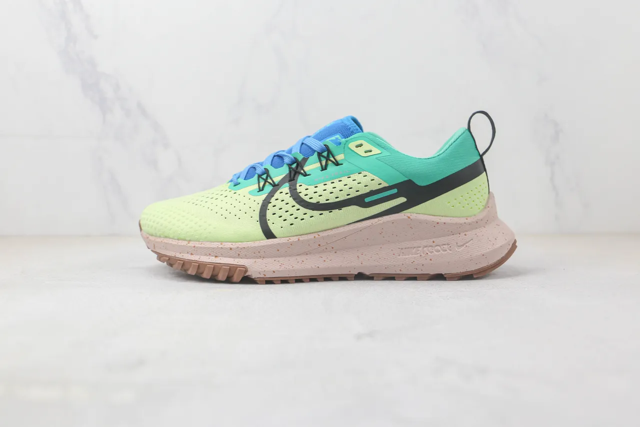 Nike Pegasus Trail Vert Beige Maillage Perforé Conception Overlay Multicolore Chaussures de running 1