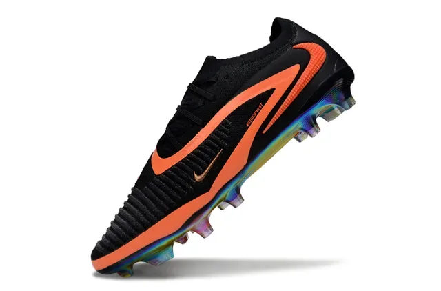 Nike Phantom GT Noir Orange Upper en Maille Semelle Holographique Terrain Ferme Chaussures de Football 3