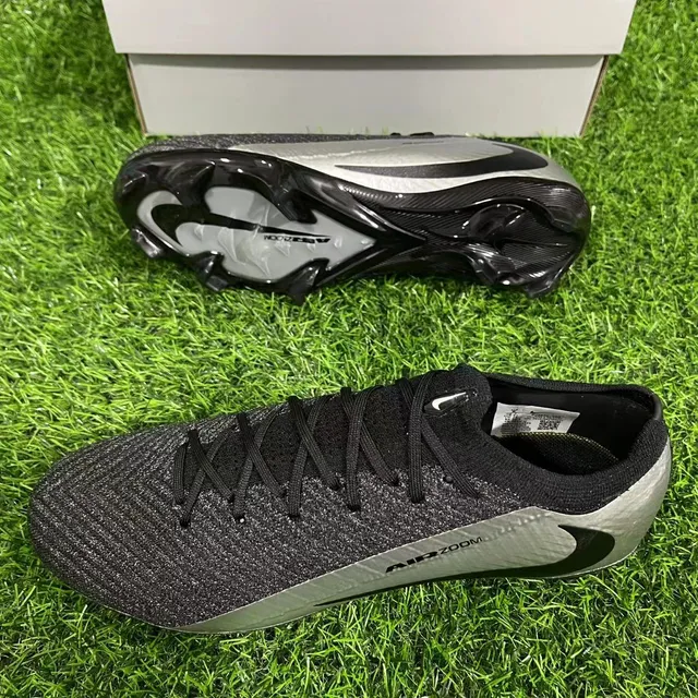 Nike Phantom GT Black Silver Low-Cut Knit Upper Gradient Midfoot Panel Firm-Ground Soccer Shoes 3